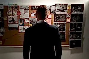 Arkası dönük bir polis - 7068 sayılı kanun ve polis disiplin cezaları.